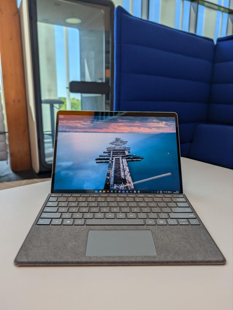 Microsoft Surface Pro 9 - i5-1245U, 16GB RAM, 238GB SSD, Computers en Software, Windows Laptops, Zo goed als nieuw, 13 inch, SSD