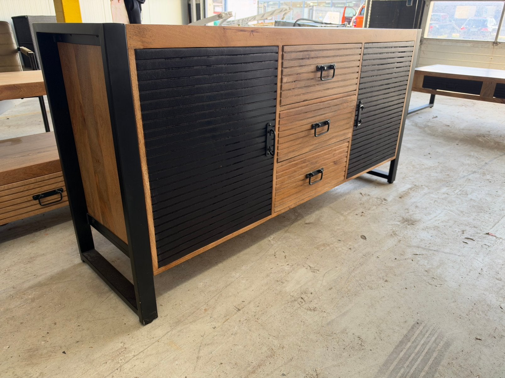 Industrieel dressoir, Huis en Inrichting, Ophalen, Zo goed als nieuw, 25 tot 50 cm