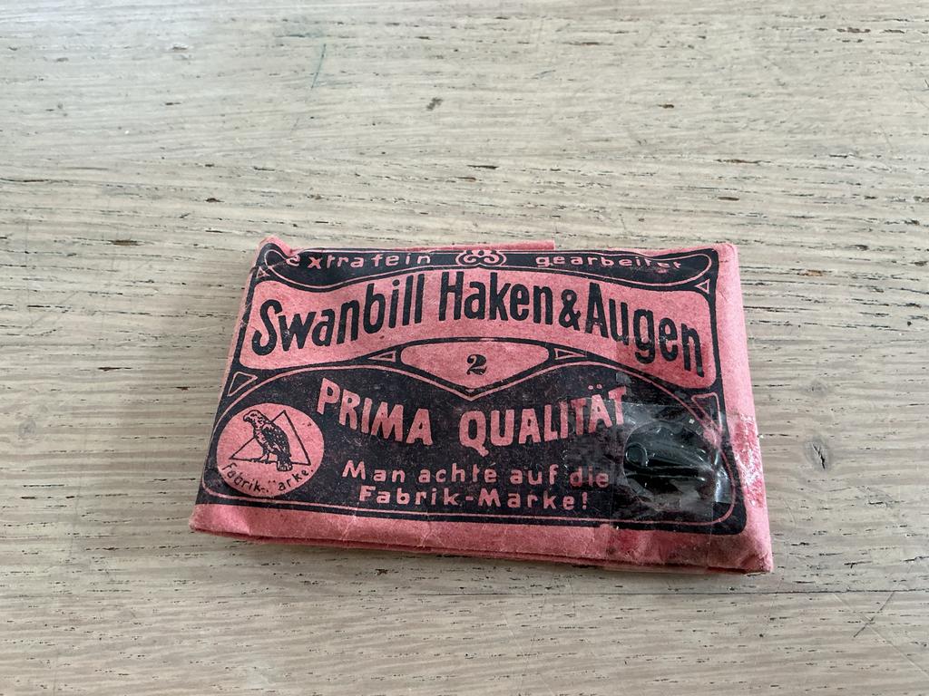 Vintage Swanbill Haken & Augen - zakje antieke haken en ogen, Ophalen of Verzenden, Nieuw, Overige typen