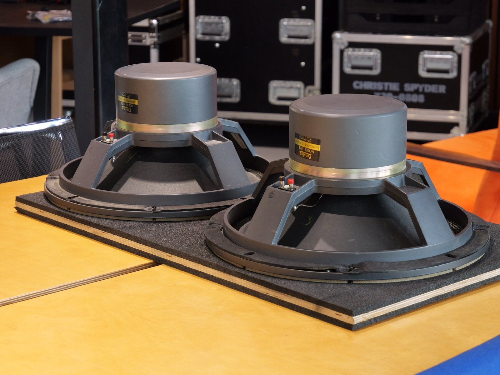 Altec Lansing Model 515b 16, Ophalen of Verzenden, Gebruikt, Minder dan 60 watt, Overige merken
