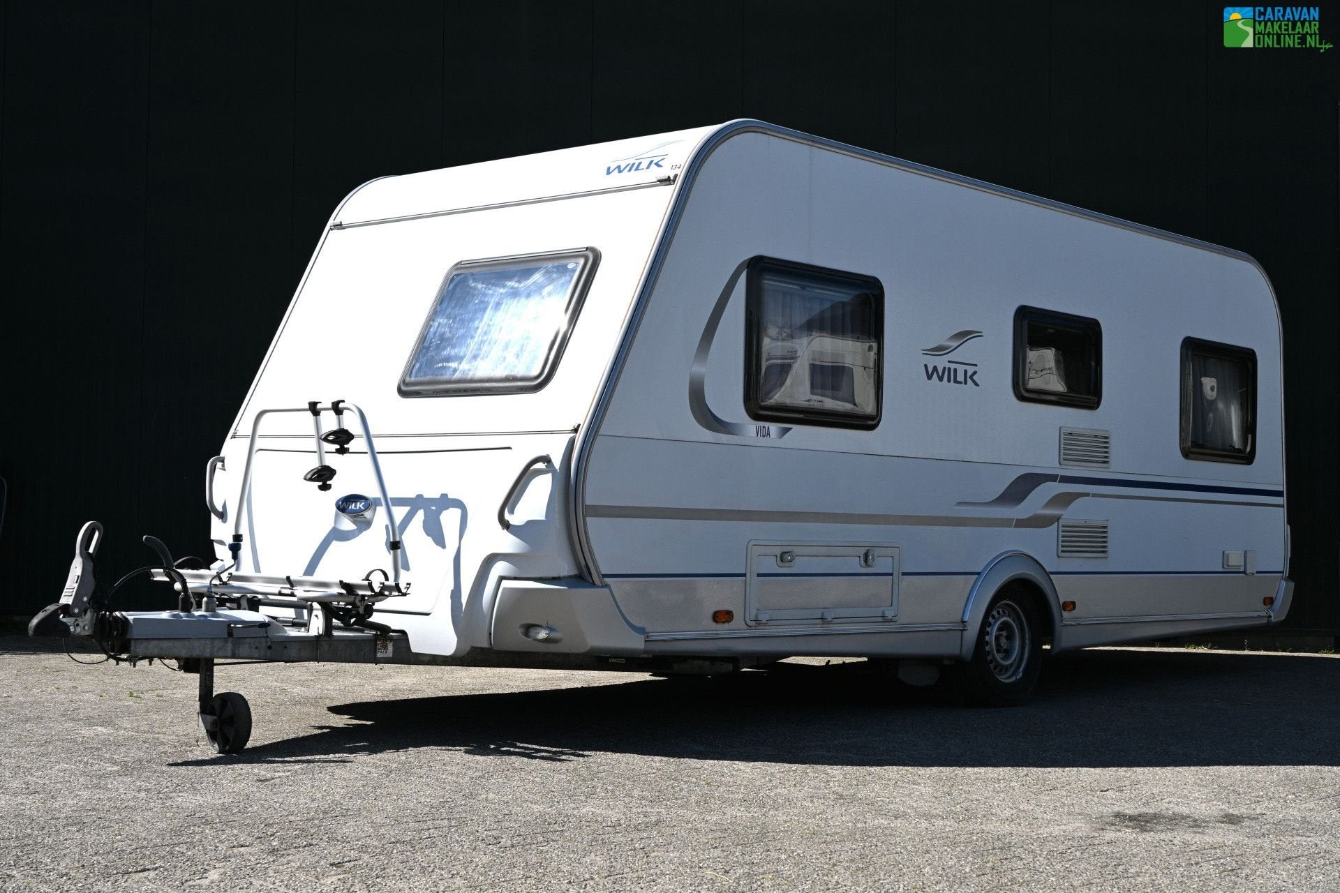 Wilk Vida 490 HTD Mover|Isabella Voortent|Fietsdrager etc., Caravans en Kamperen, Caravans, Rondzit, Bedrijf, Lengtebed, 5 tot 6 meter