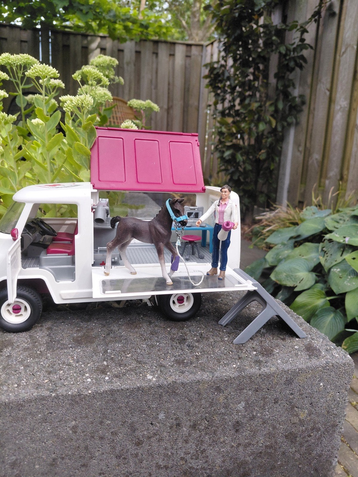 Schleich Paardenambulance met Dierenarts en Veulen, Ophalen of Verzenden, Zo goed als nieuw