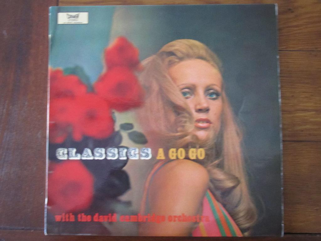 Classics a go go , with the David Cambridge Ochestra LP, Inclusief binnenhoes, Ophalen of Verzenden, Zo goed als nieuw, 12 inch