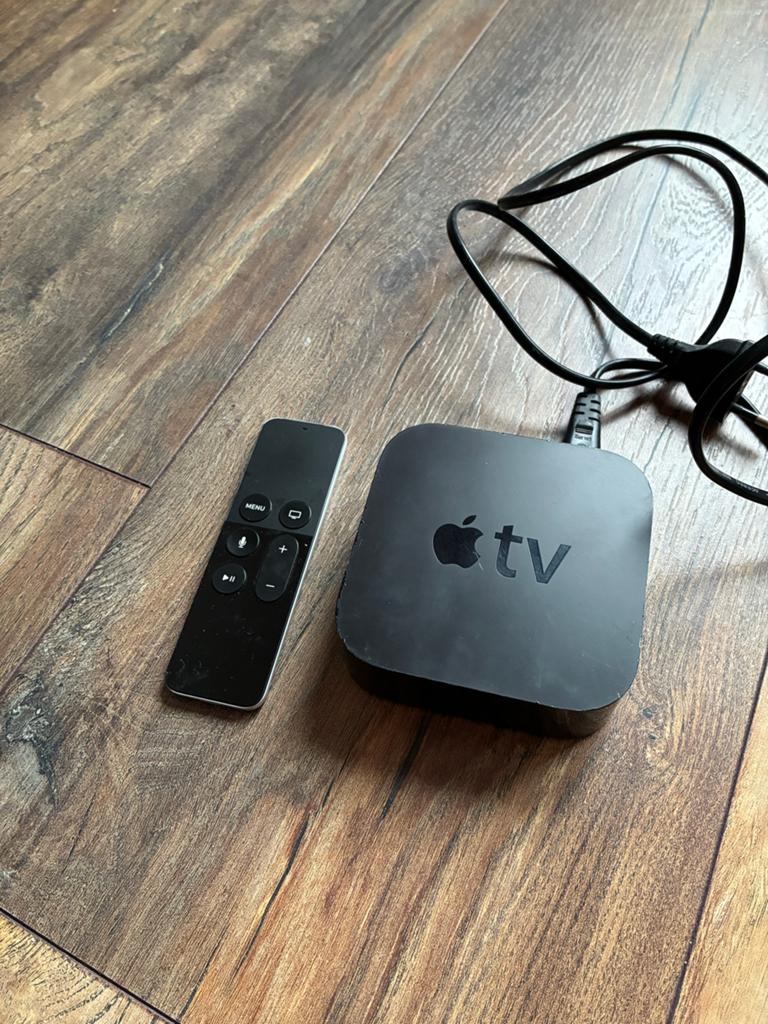 Apple TV HD (4e generatie) met afstandsbediening, Audio, Tv en Foto, Mediaspelers, Ophalen of Verzenden, Gebruikt, HDMI, Zonder harde schijf