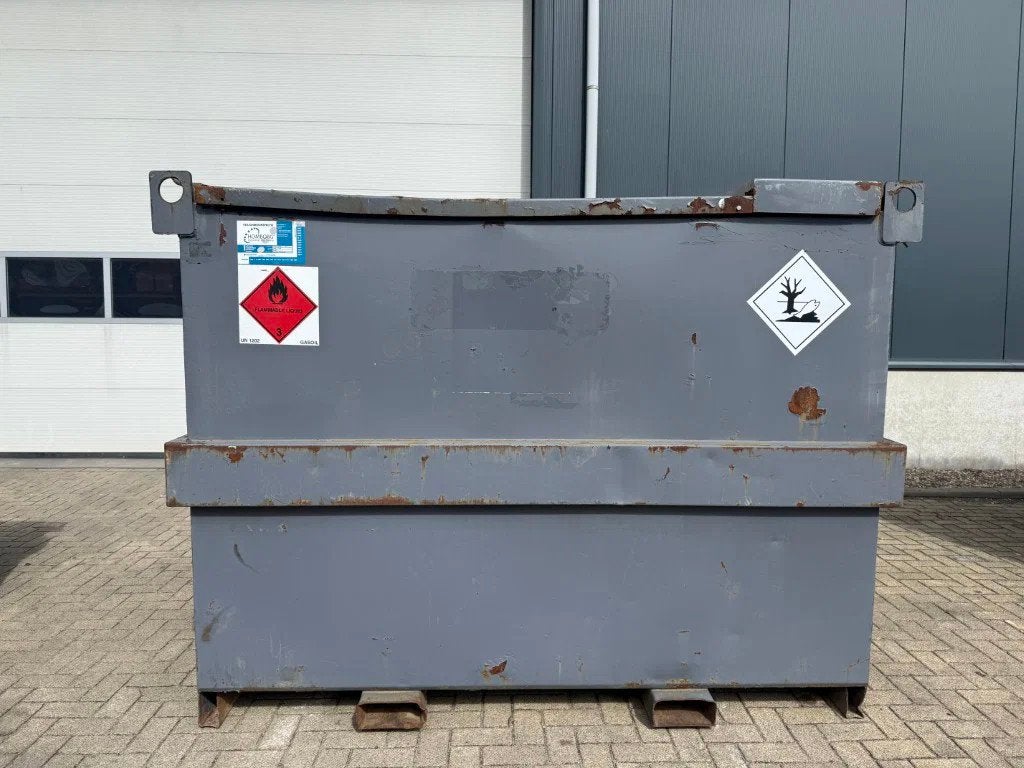 Kiwa IBC Steenbergen 3000 liter Dieseltank Milieutank 230 Vo, Zakelijke goederen, Machines en Bouw | Keten en Containers, Ophalen of Verzenden