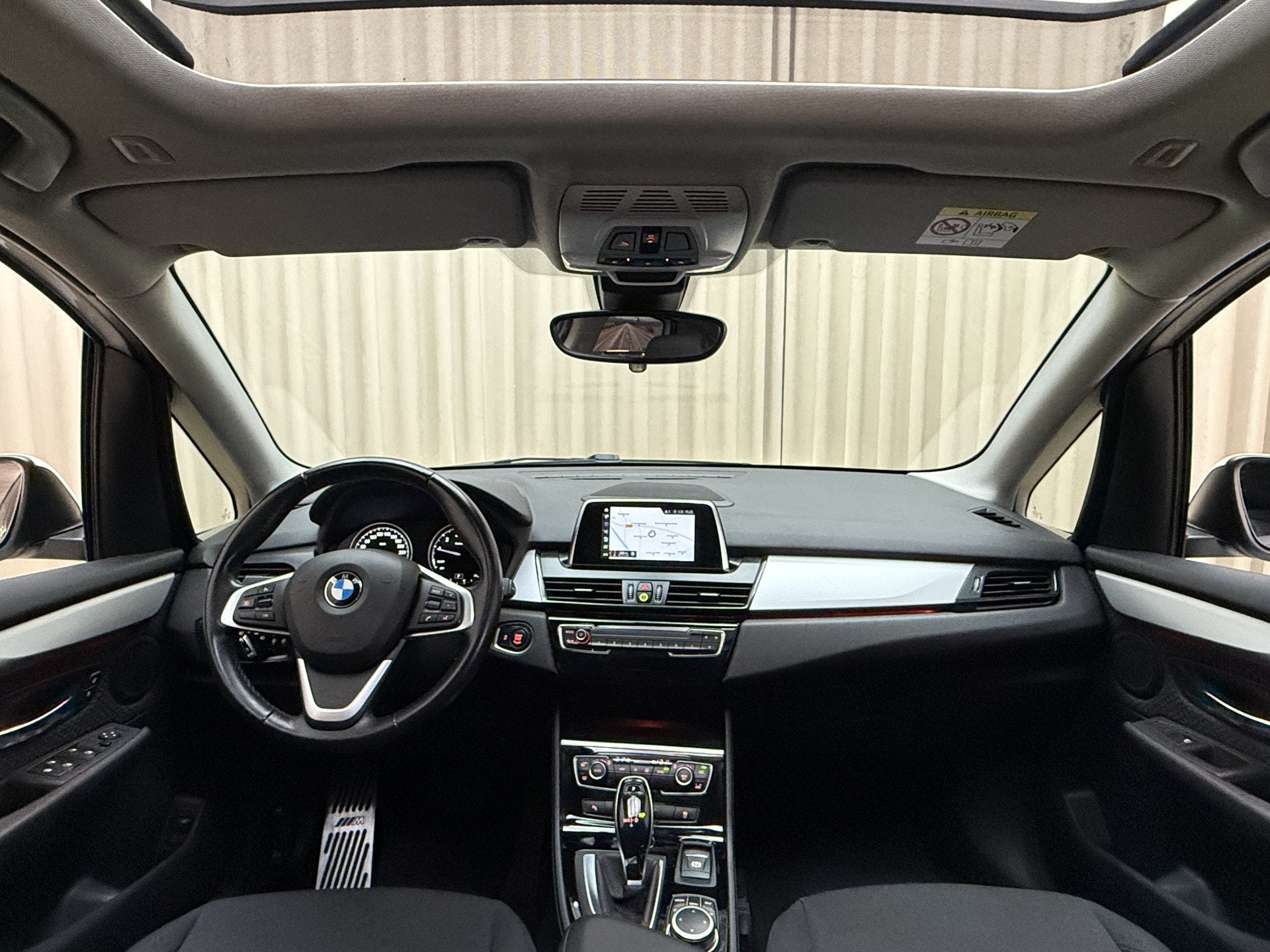 BMW 2 Serie Active Tourer 218i Executive FACELIFT / Panorama, Stof, Gebruikt, Met garantie (alle), Wit