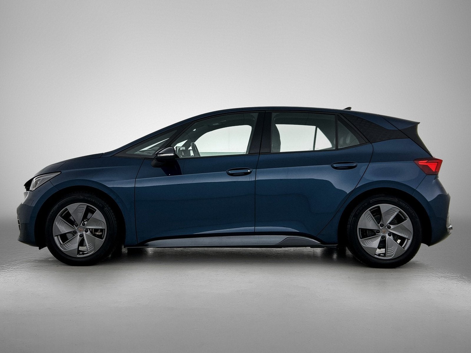 CUPRA Born Business One 62 kWh | ACC | Clima | Navi | 12 maa, Auto's, Gebruikt, Blauw, Origineel Nederlands, Onderhoudsboekje