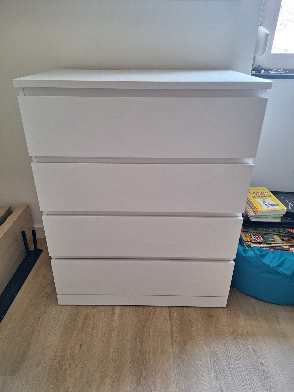 Ikea Malm witte ladekast met 4 laden - Zo goed als nieuw, Huis en Inrichting, Ophalen, Overige materialen, 100 tot 150 cm, 50 tot 100 cm