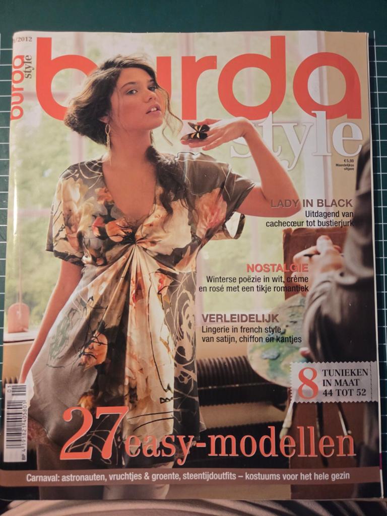 Burda Style Naaipatronen Magazine 2012 - 27 Easy Modellen, Hobby en Vrije tijd, Kledingpatronen, Ophalen of Verzenden, Zo goed als nieuw