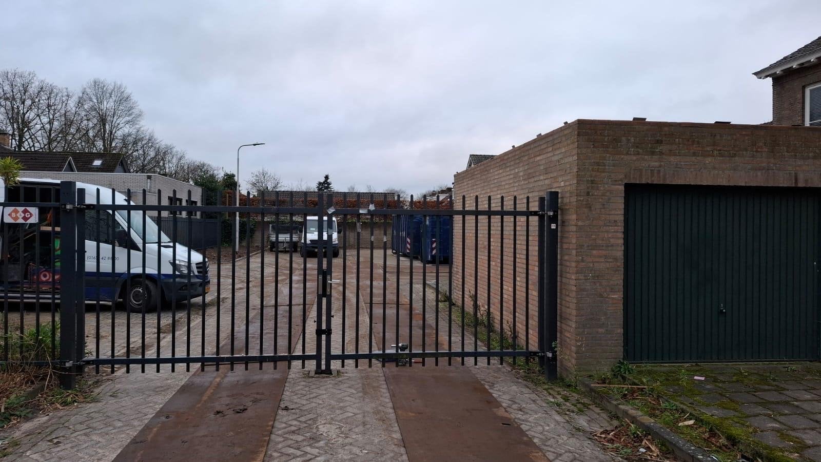 B&G Poort, Ophalen, Met poort, Gebruikt, Spijlenhekwerk
