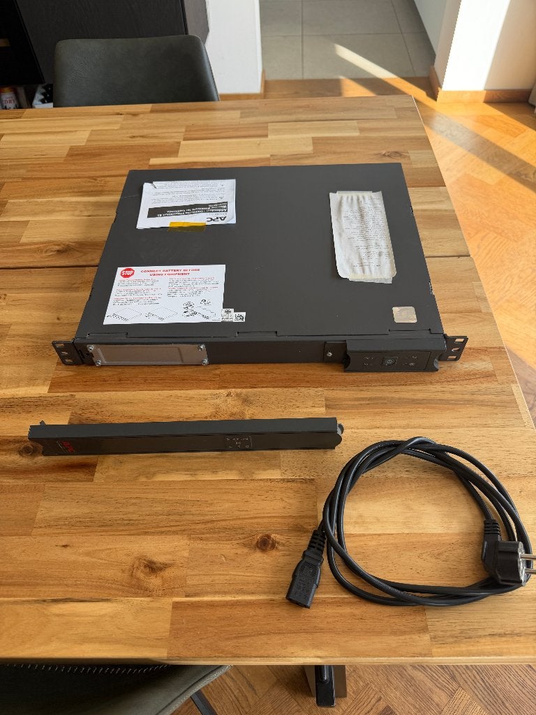 APC Smart-UPS SC 450 1U rackmount (SC450RMI1U), Computers en Software, Ophalen, Gebruikt