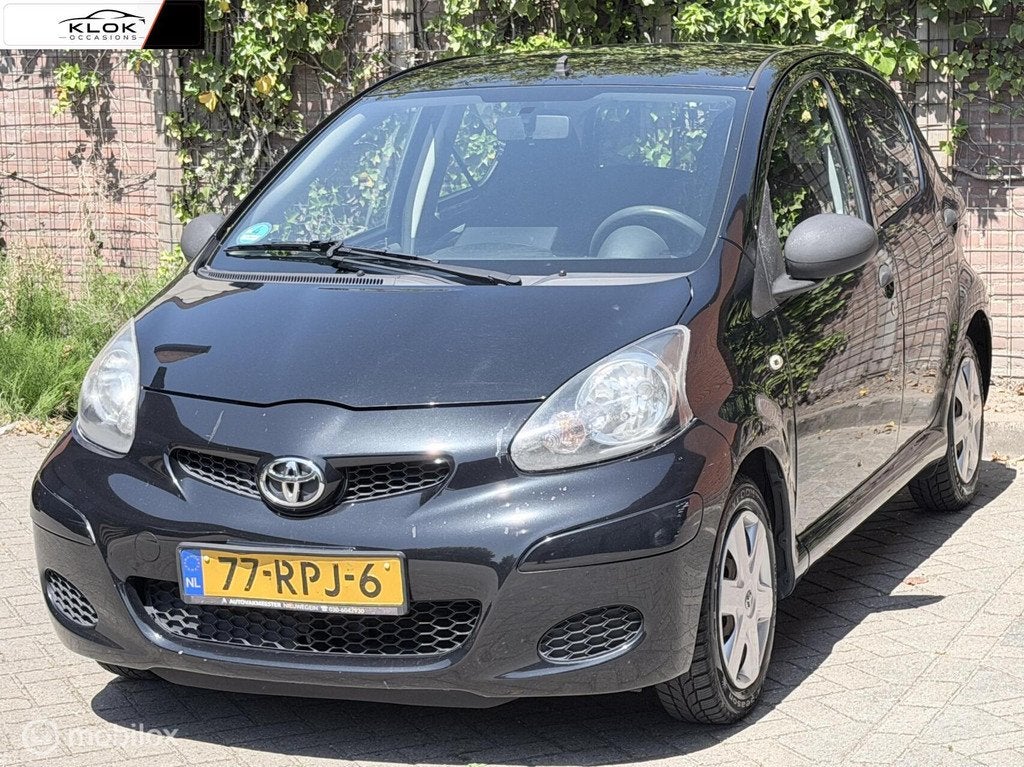Toyota Aygo 1.0-12V Now NAP Airco Navi Carplay, Voorwielaandrijving, Euro 5, 4 stoelen, Origineel Nederlands