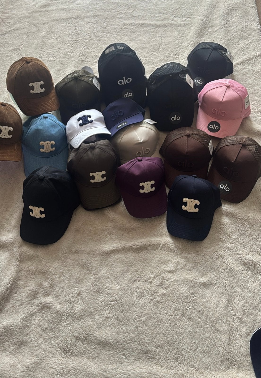 Céline €35 en Alo petten €25, Ophalen of Verzenden, Nieuw, One size fits all, Pet