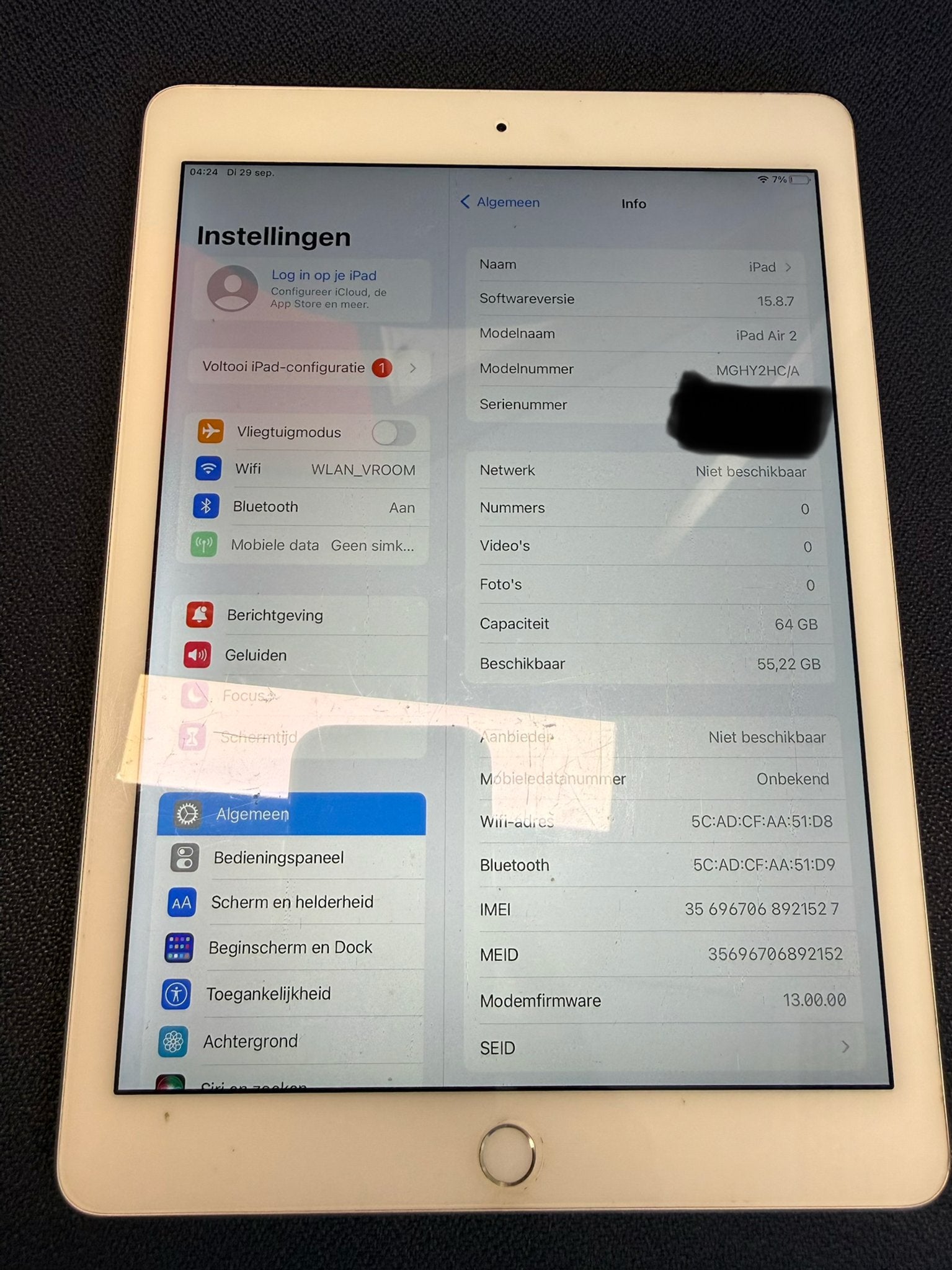 iPad Air 2 64GB WiFi iOS 15.8.7 - Krasjes op scherm