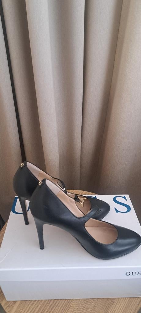 Guess pumps maat 37 - Zwart met gouden details, Pumps, Guess, Zwart, Ophalen of Verzenden