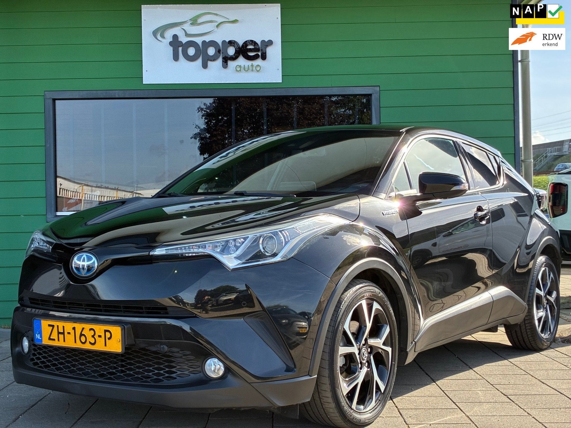 Toyota C-HR 1.8 Hybrid Style|2e Eigenaar|Camera|Navigatie|Cr, Dealer onderhouden, Euro 6, 4 cilinders, Zwart