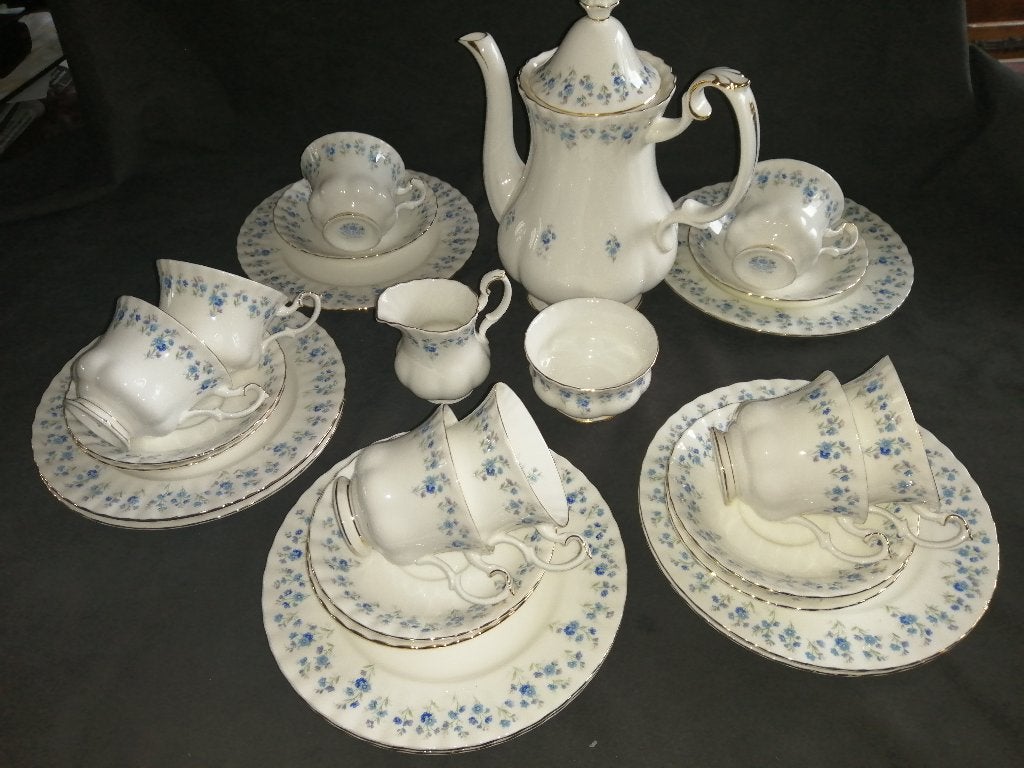 Royal Albert Memory Lane kopjes borden koffiekan roomstel, Ophalen of Verzenden, Zo goed als nieuw, Overige stijlen, Royal Albert