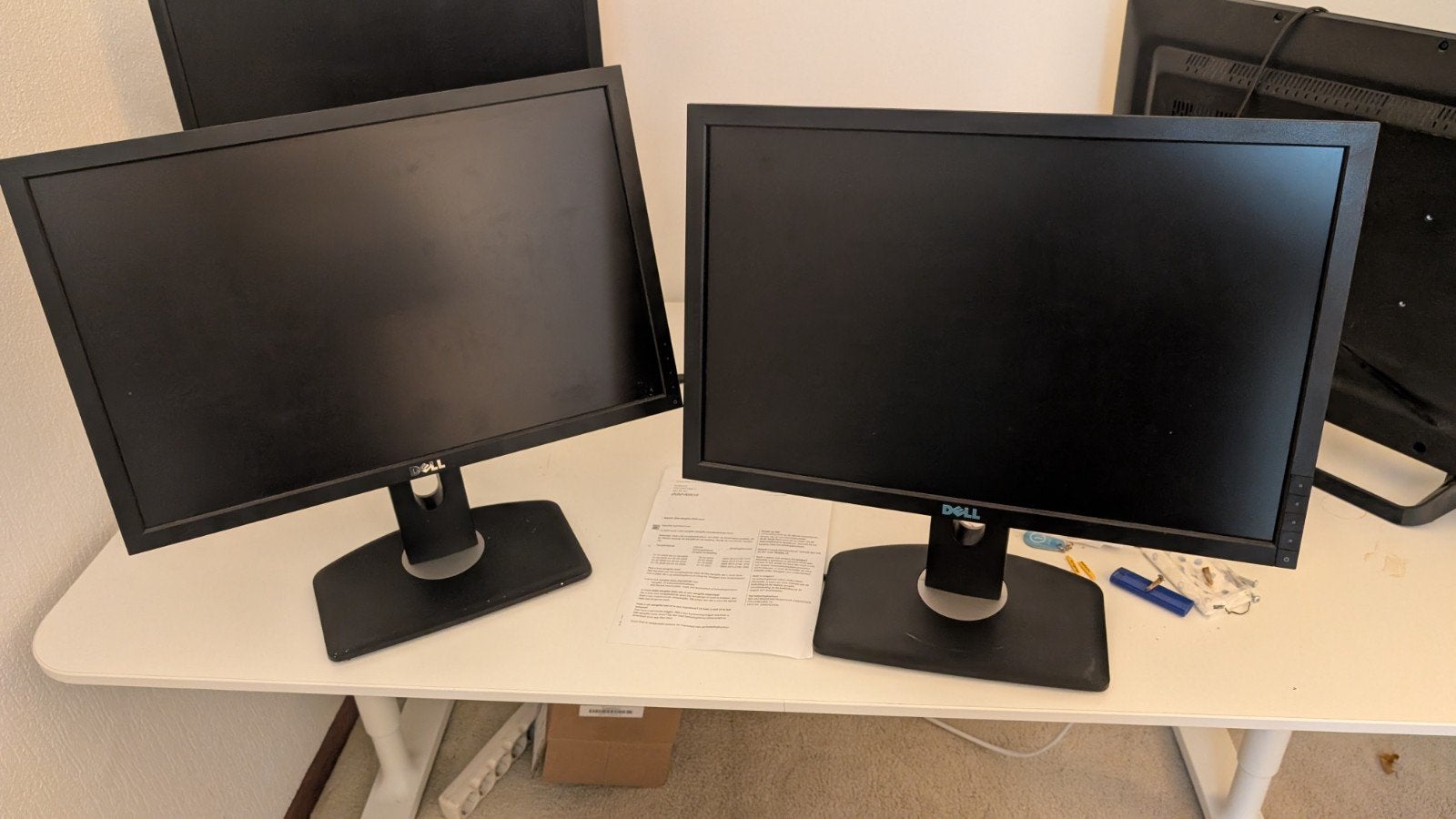 2x Dell P2210 monitor met draaibare en kantelbare voet, Gebruikt, Draaibaar, IPS, DisplayPort