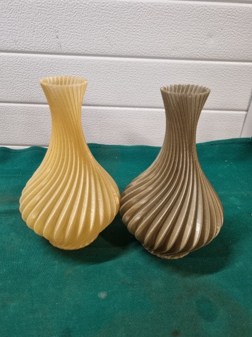 vaasjes 3d print golvend 2 stuks, Antiek en Kunst, Ophalen of Verzenden