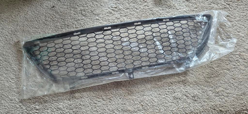 BMW E90/E91 Bumper Rooster Midden Open 51117198906, Voor, Nieuw, Ophalen of Verzenden, Bumper