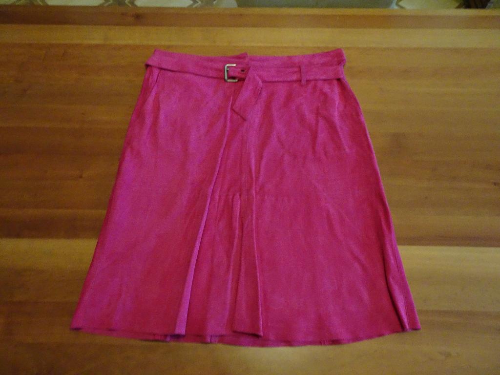 MARCCAIN pink kleurige suede rok, Maat 42/44 (L), Nieuw, Ophalen of Verzenden, Knielengte