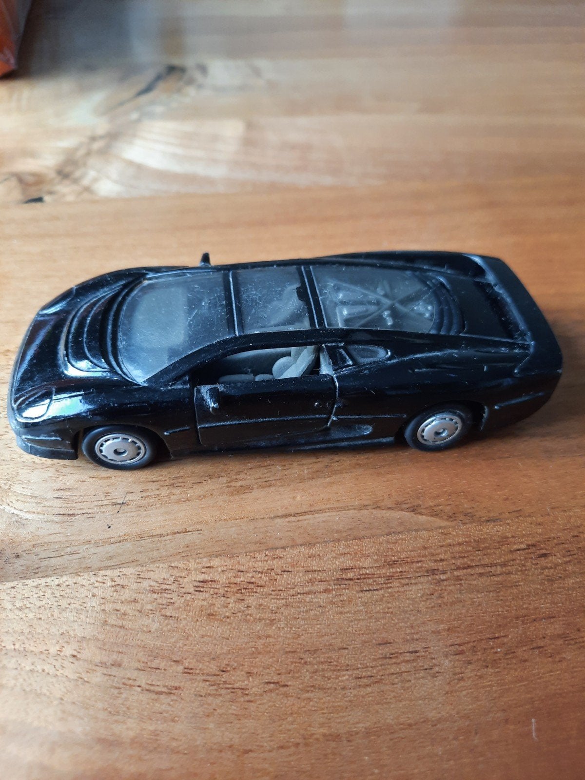 Jaguar XJ220 schaal 1:40  speelgoedautootje, Ophalen of Verzenden