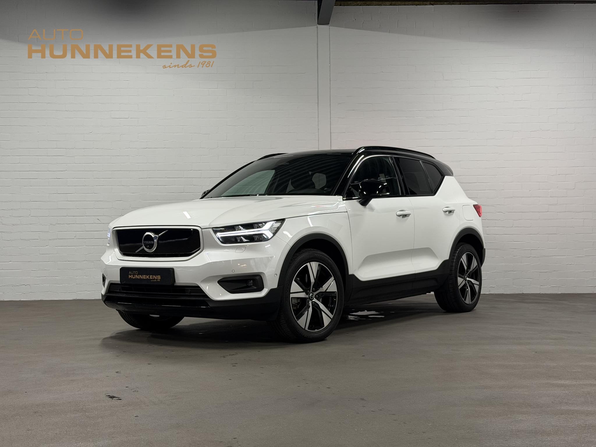 Volvo XC40 Recharge Twin Pro Trekhaak | Open dak | Adapt. cr, Auto's, Automaat, 12 maanden, Wit, 408 pk
