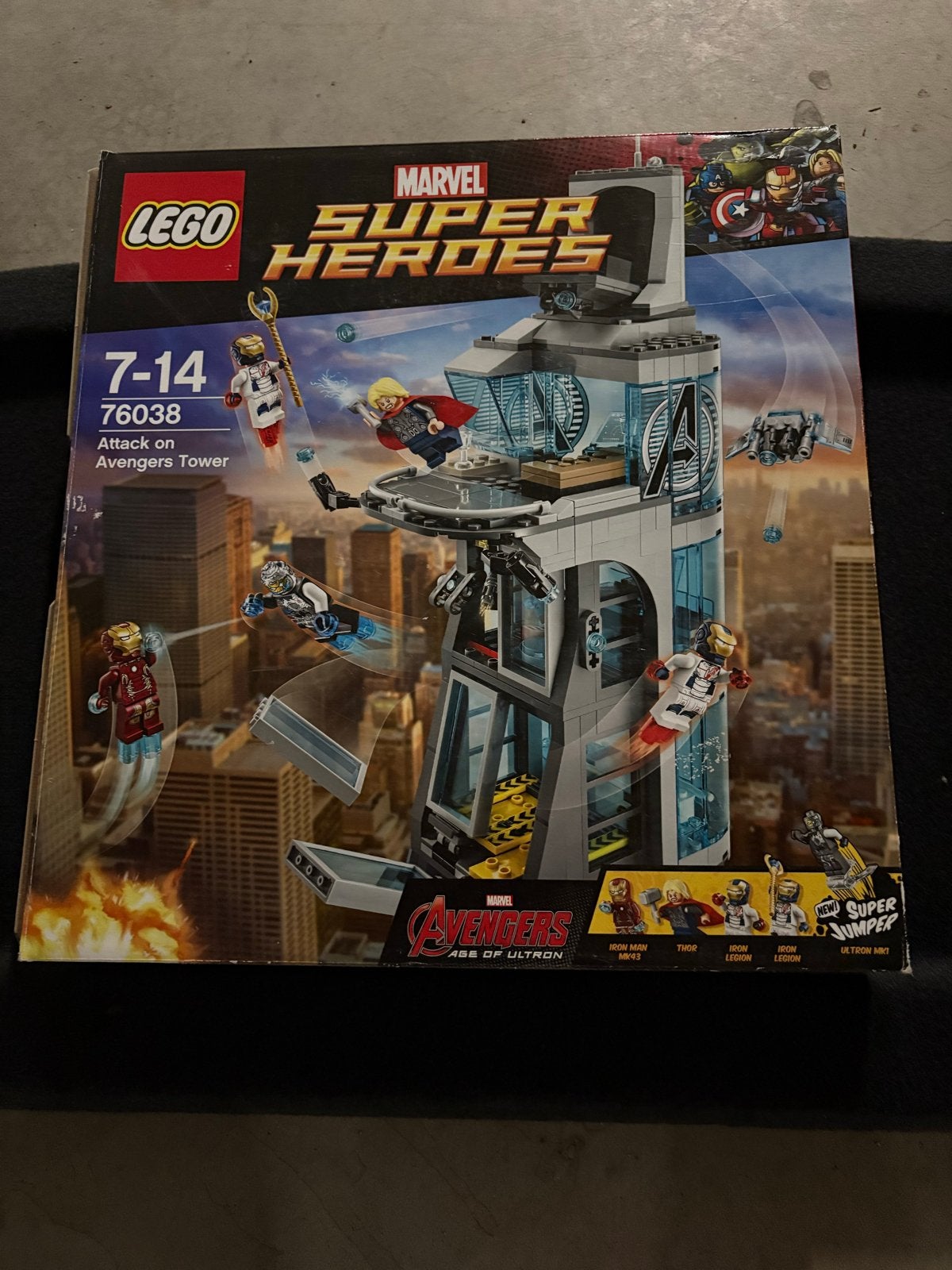 Lego Marvel Super Heroes 76038 Attack on Avengers Tower, Marvel, Lego, Ophalen of Verzenden, Zo goed als nieuw