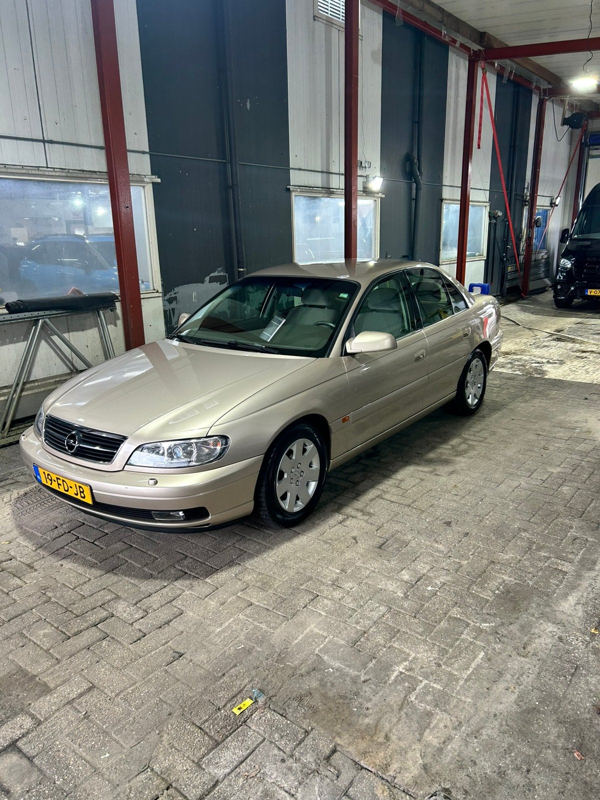Opel Omega 2.5 I V6 SDN 2000 Beige, Omega, Achterwielaandrijving, Beige, 1850 kg