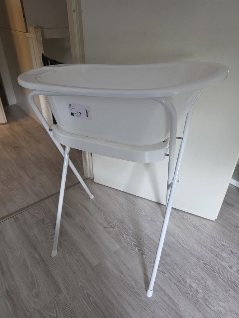 Babybadje met standaard en badsteun, Ophalen, Gebruikt, Badje, Hema