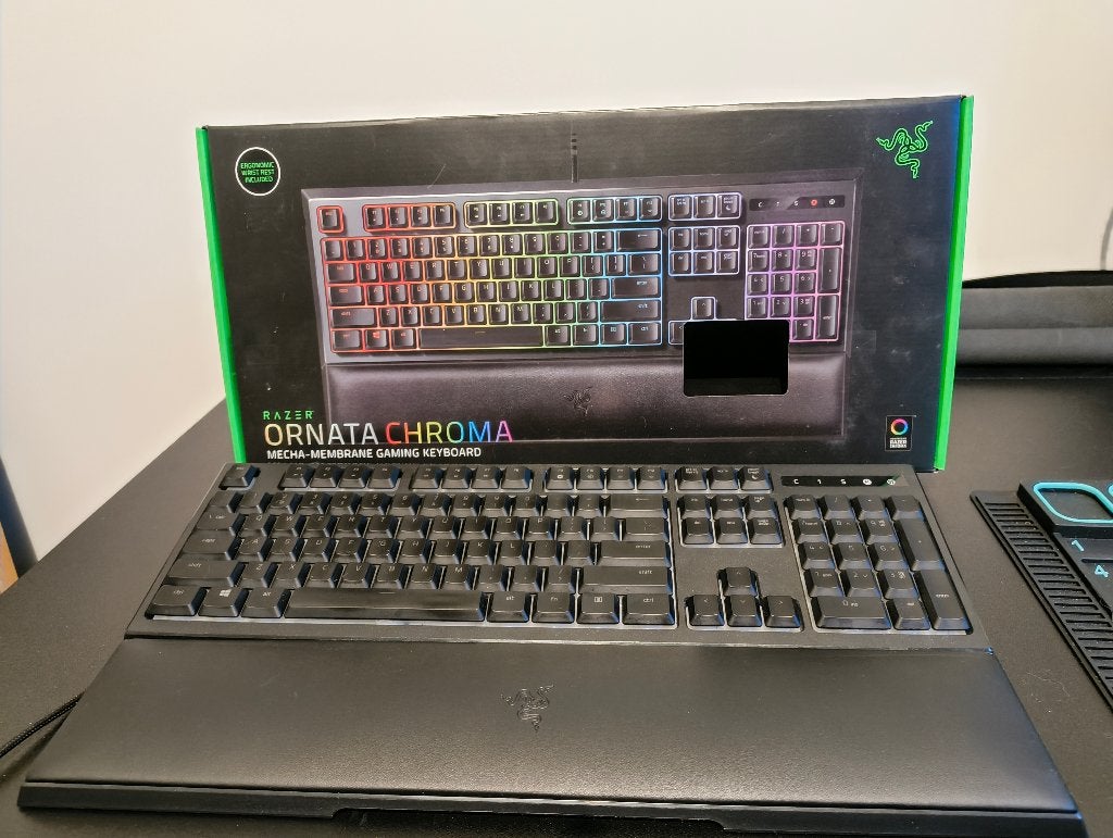 Razer Ornata Chroma, Ophalen of Verzenden, Zo goed als nieuw, Razer, Qwerty