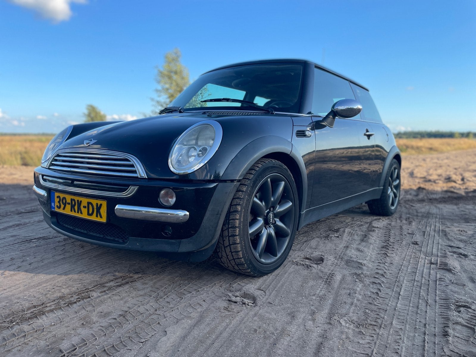 Mini 1.6 16V Cooper Chili 2002 panorama met nieuwe apk, Auto's, Voorwielaandrijving, 15 km/l, 4 cilinders, 4 stoelen