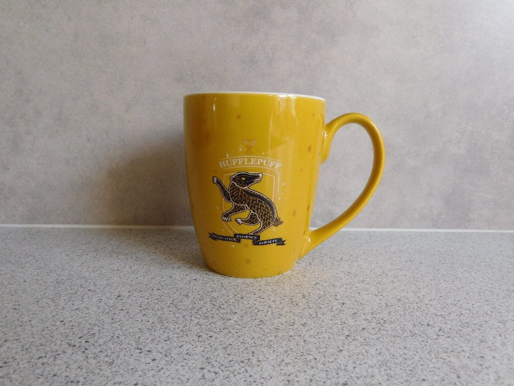 Mok 10,5x8,5 Hufflepuf Harry Potter Warner Bros, Verzamelen, Harry Potter, Ophalen of Verzenden, Zo goed als nieuw, Gebruiksvoorwerp