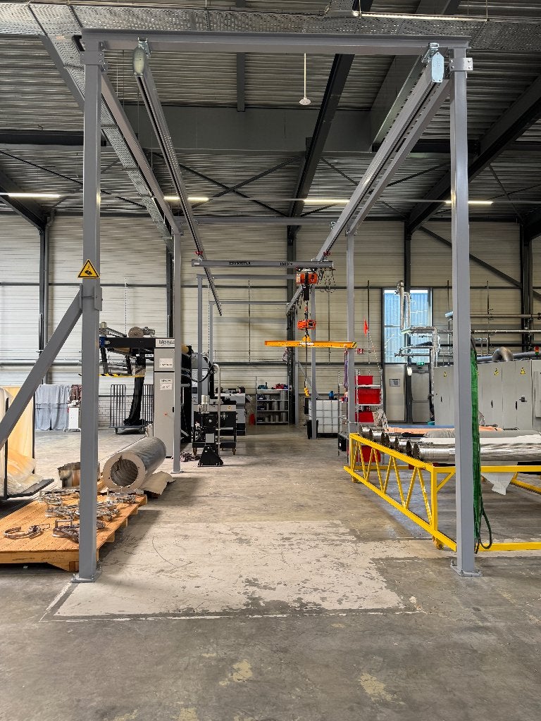 Erikkila - 2023 - KELC - Vrijstaand hangbaansysteem, Ophalen, Zo goed als nieuw, Elektrisch