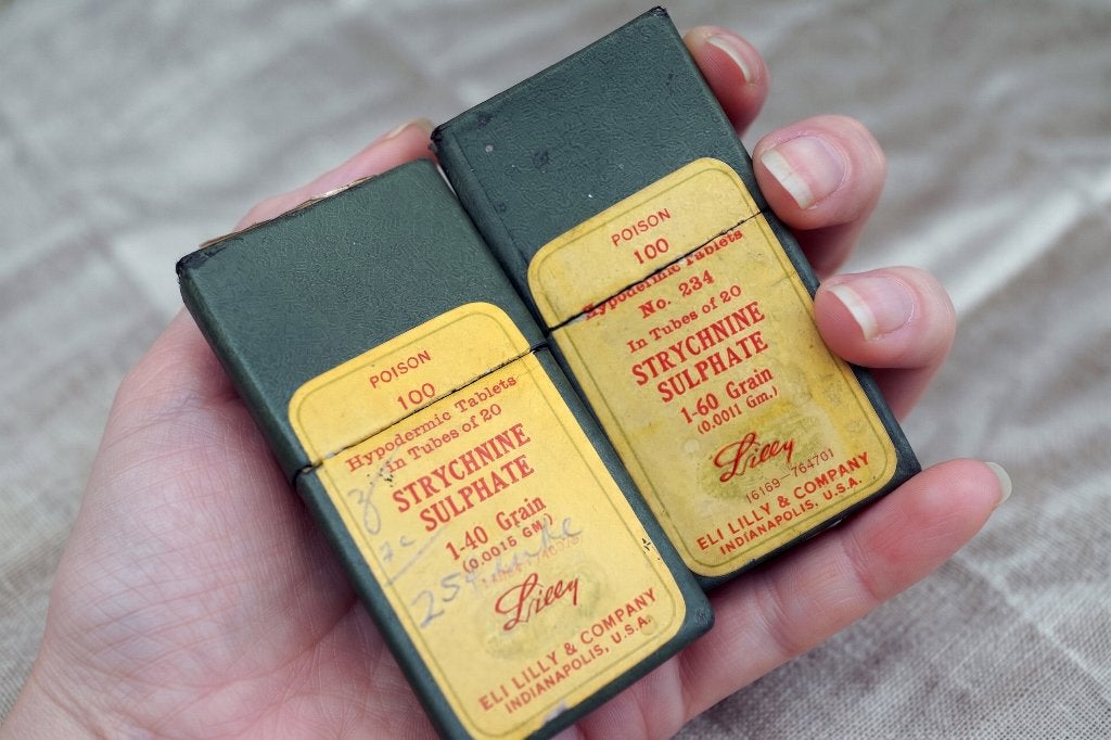 Set van 2 Antieke Eli Lilly Farmacie apotheek doosjes, Ophalen of Verzenden, Gebruiksvoorwerp