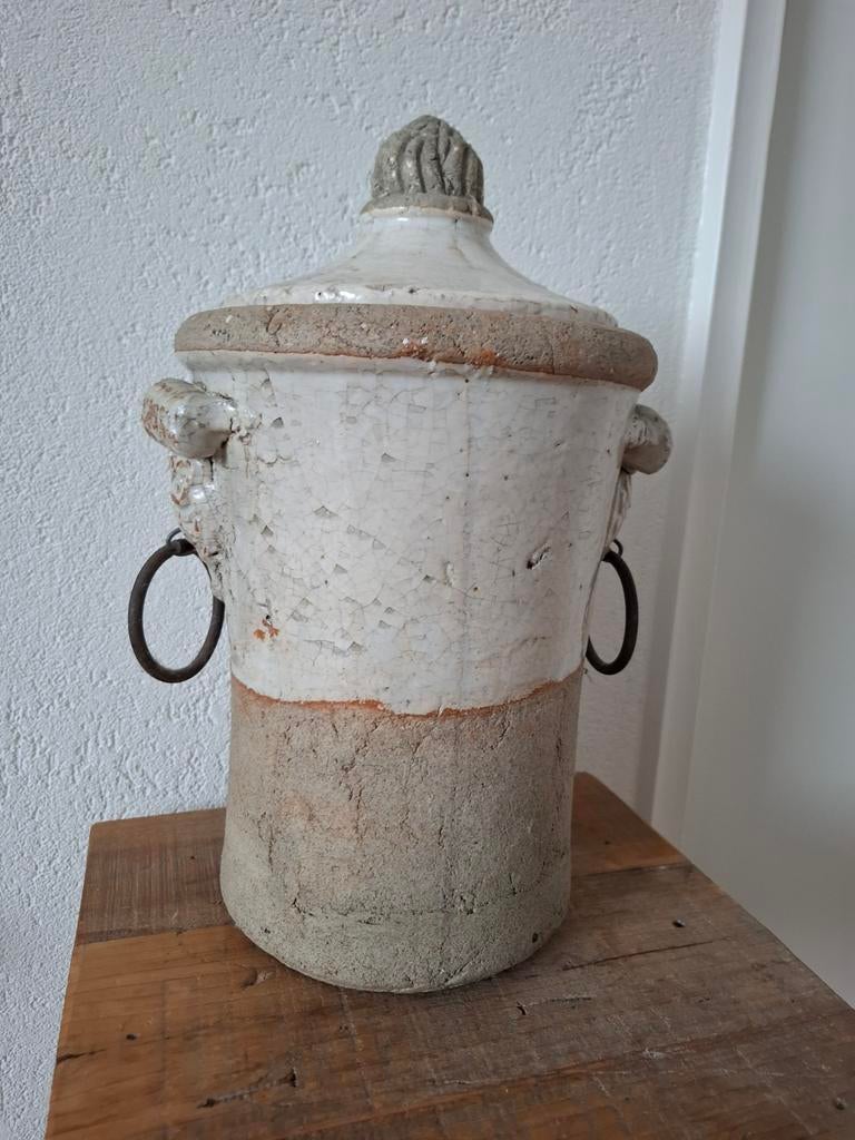 Grote vaas. Grote pot. Steen/Beton! Mooie details en zwaar!, Huis en Inrichting, Woonaccessoires | Vazen, Ophalen, Steen, Overige kleuren