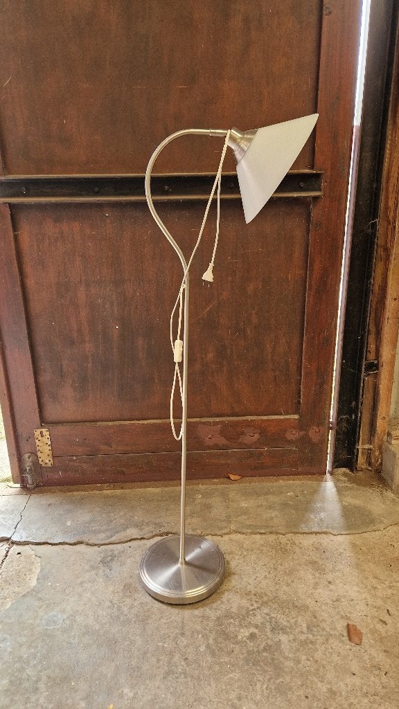 IKEA vloerlamp matglas en staalkleur, Huis en Inrichting, Lampen | Vloerlampen, Ophalen, Gebruikt, Glas, 150 tot 200 cm