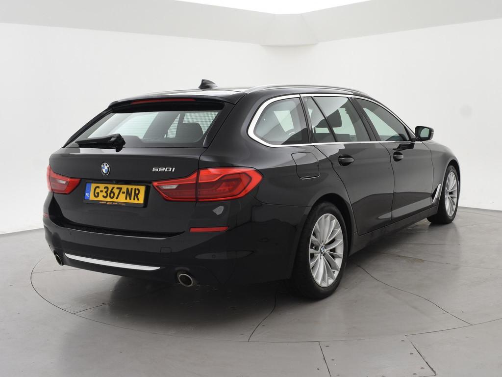 BMW 5-serie Touring 520i HE LUXURY + PANORAMA | HEAD-UP | LI, Automaat, Achterwielaandrijving, Gebruikt, 4 cilinders