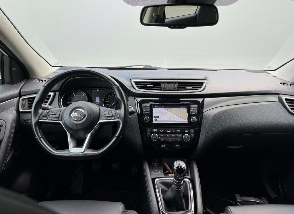 Nissan Qashqai 1.2 Tekna, panoramadak, trekhaak, camera, vel, Auto's, Voorwielaandrijving, Gebruikt, Euro 6, 4 cilinders