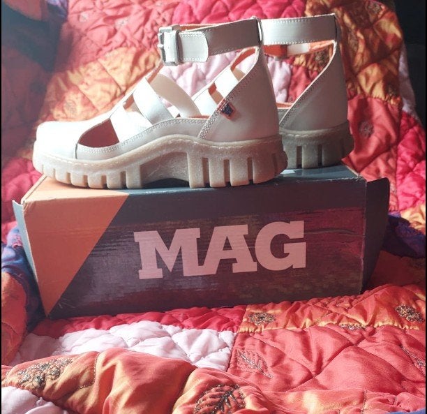 MAG Megamok 4072 Off-White, maat 39, Wit, Zo goed als nieuw, MAG Megamok, Sandalen of Muiltjes