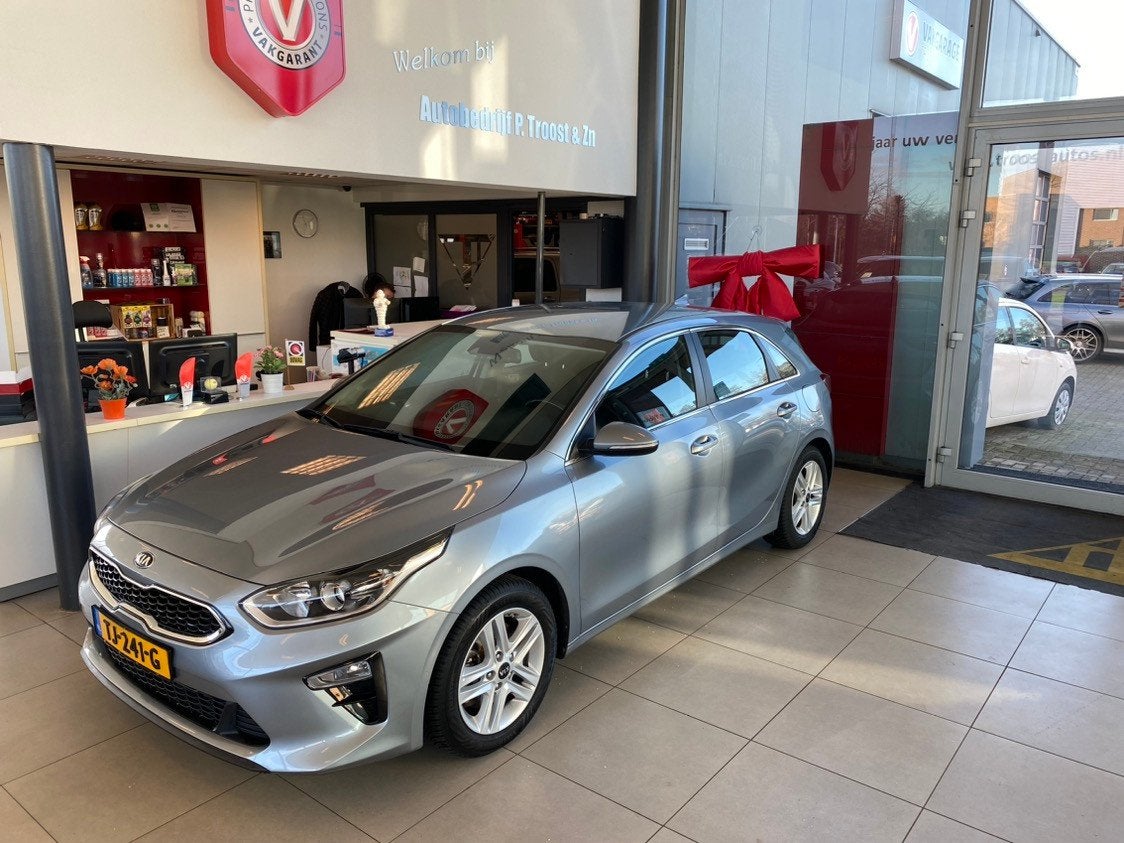 Kia Ceed 1.0 T-GDi DynamicLineNL Auto,Navigatie,Achteruitrij, Auto's, Stof, Gebruikt, Met garantie (alle), 1197 kg