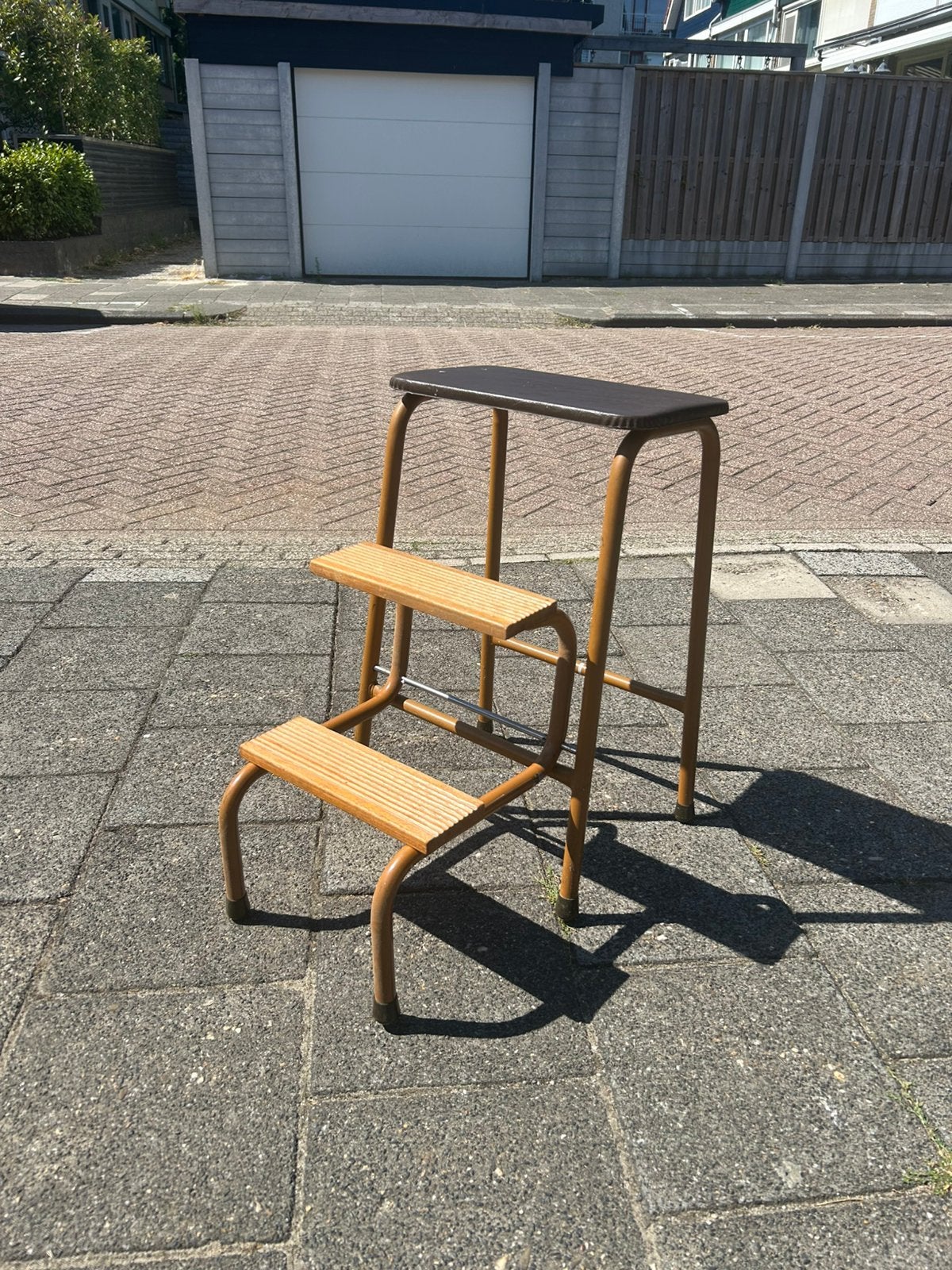 Keukentrapje, 1 kruk, Ophalen, Zo goed als nieuw, 60 tot 90 cm