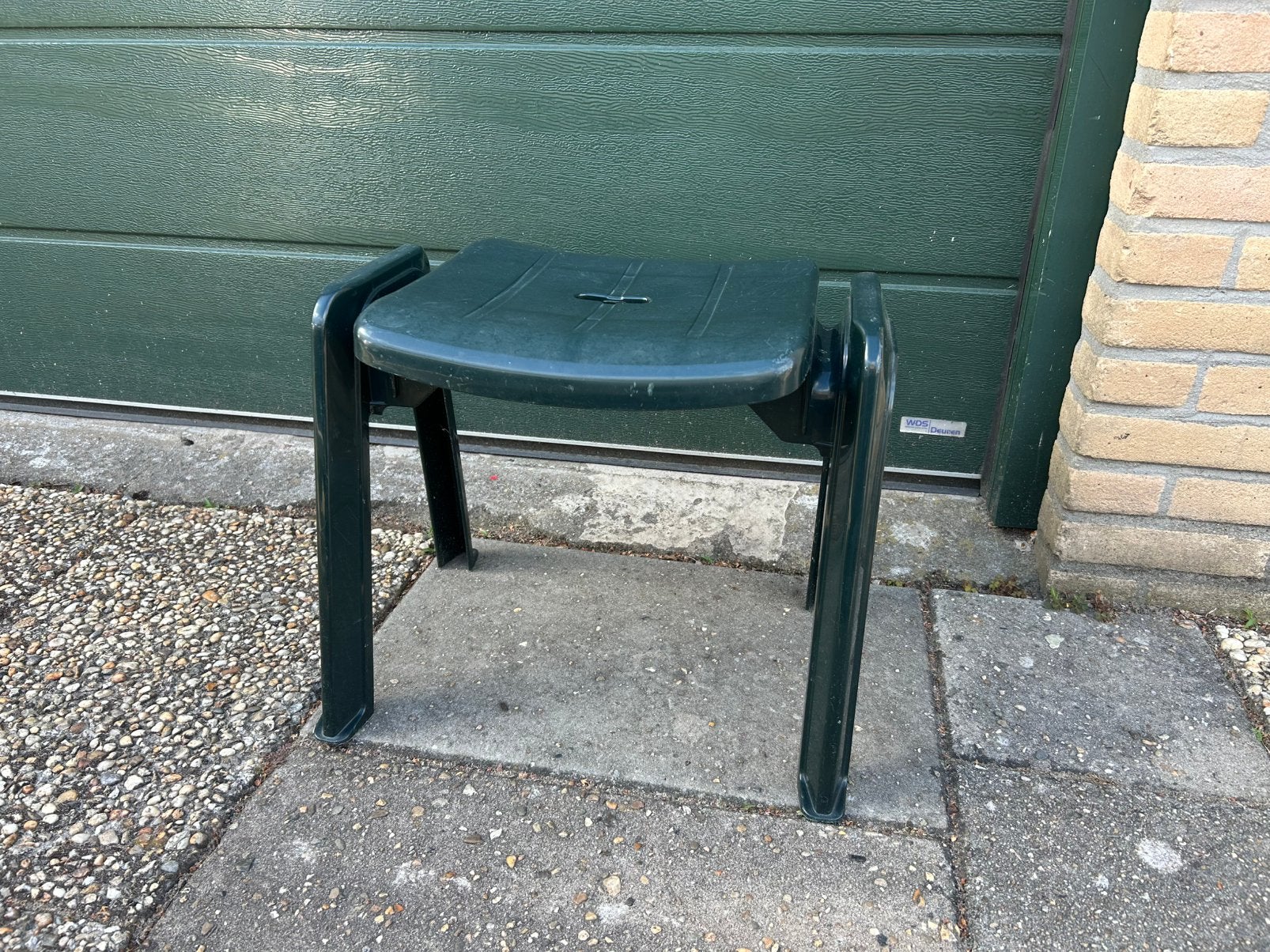 Jardin Donker groen kunststof krukje / bijzettafeltje, Ophalen of Verzenden, Gebruikt, Kunststof