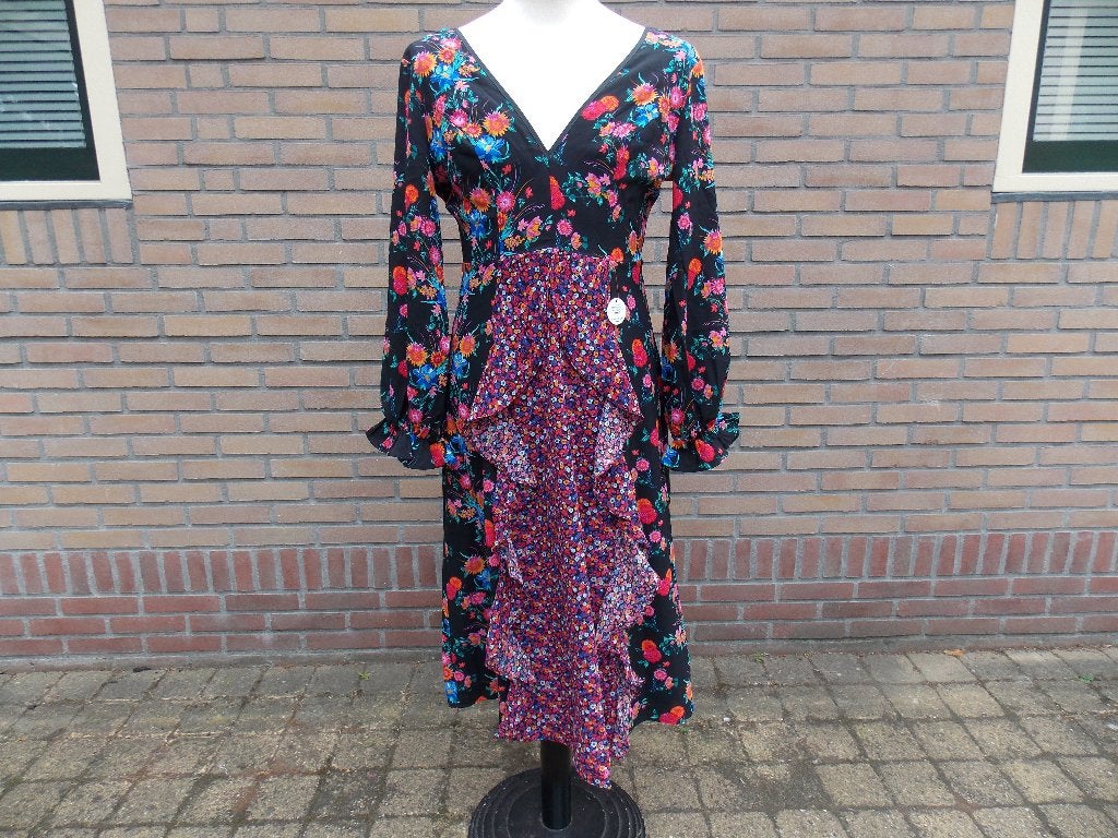 bloemen jurk chi chi london maat 40 nieuw met kaartje, Maat 38/40 (M), Meerkleurig, Nieuw, Ophalen of Verzenden