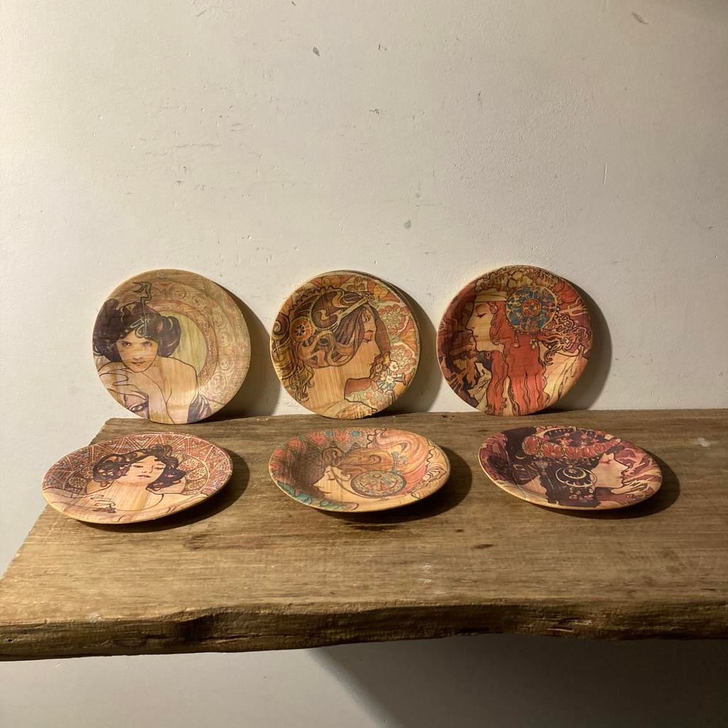 Alphonse Mucha schaaltjes / onderzetters set van 6, Antiek en Kunst, Ophalen of Verzenden