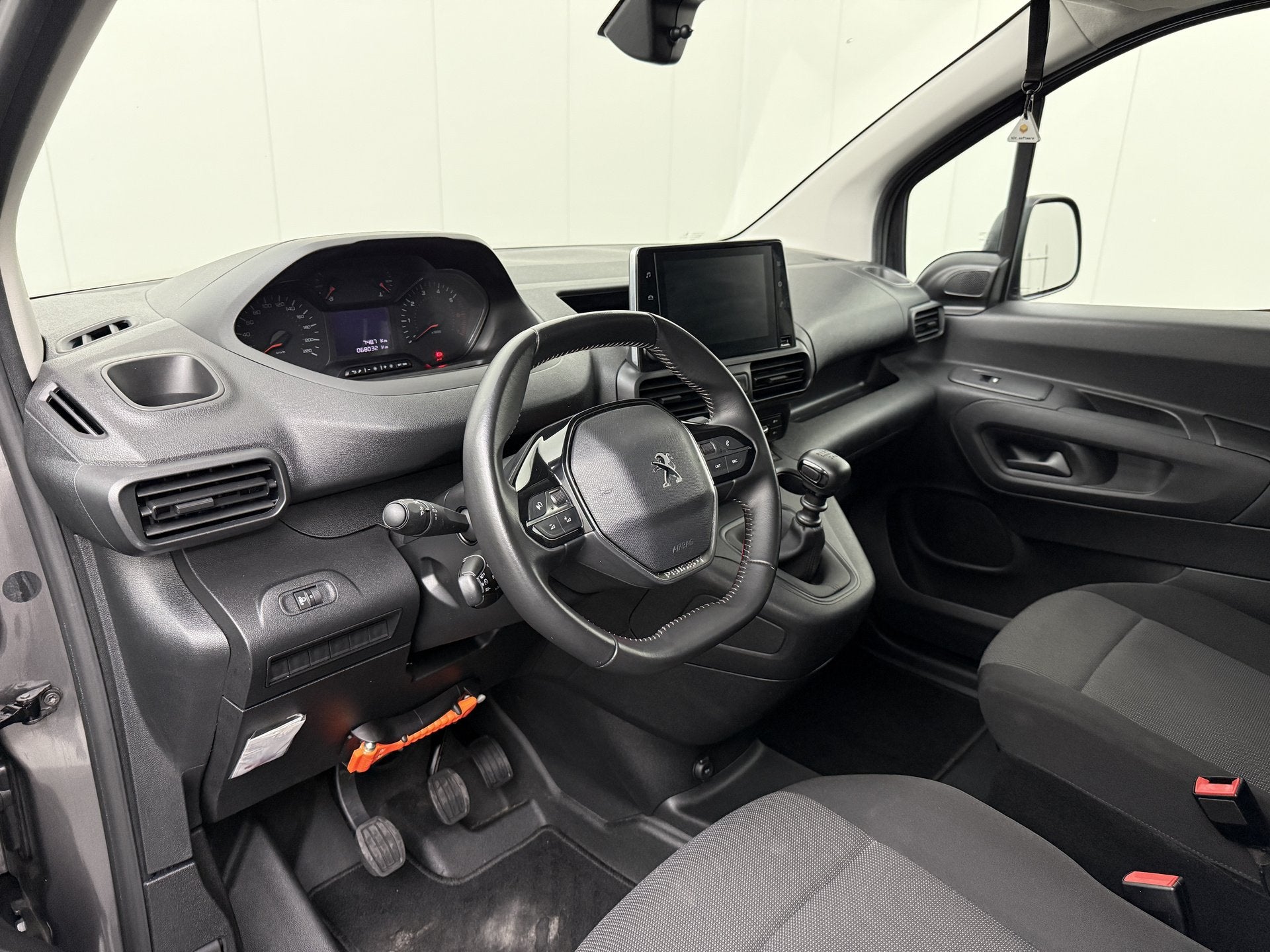Peugeot Partner 1.2 PureTech Benzine Premium | Marge | Navig, Voorwielaandrijving, Dealer onderhouden, 15 km/l, Gebruikt