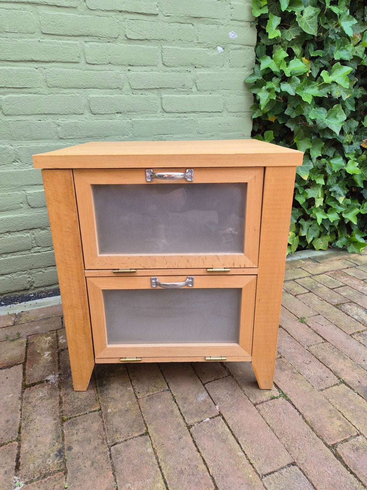 Twee massief houten nachtkastjes - VT Wonen, Ophalen, Minder dan 45 cm, Minder dan 55 cm