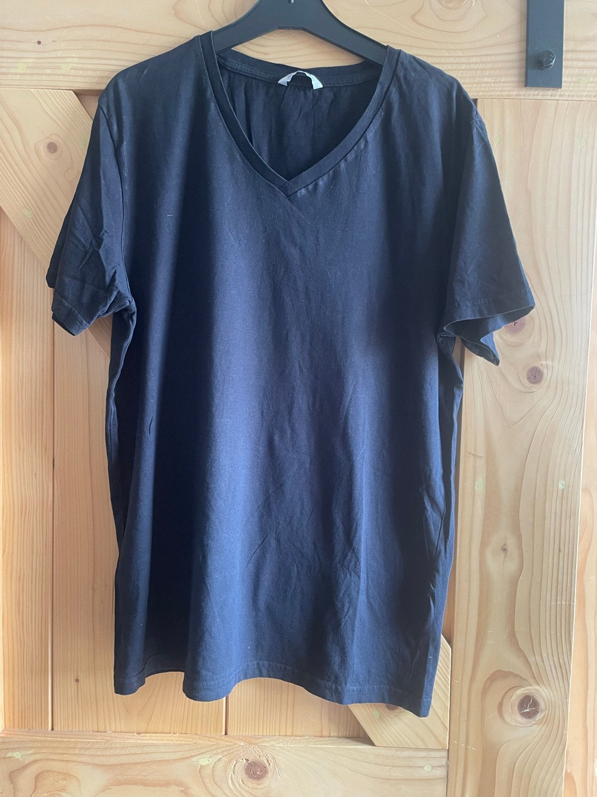 Zwart C&A T-shirt met V-hals - Maat M, Ophalen of Verzenden, Zo goed als nieuw, Maat 48/50 (M), Zwart