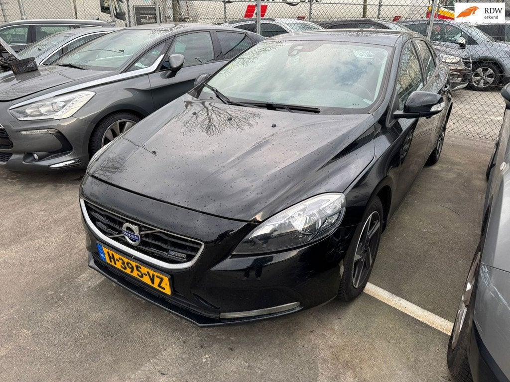 Volvo V40 2.0 D2 Kinetic, Voorwielaandrijving, 28 km/l, Gebruikt, Euro 6