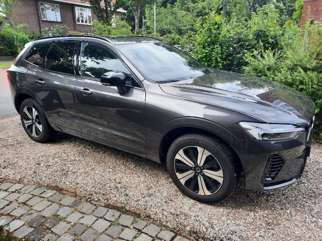 Volvo XC60 T6 Plug-in Hybrid 350pk Aut AWD 2023 Grijs, Auto's, Automaat, Euro 5, Zwart, 4 cilinders